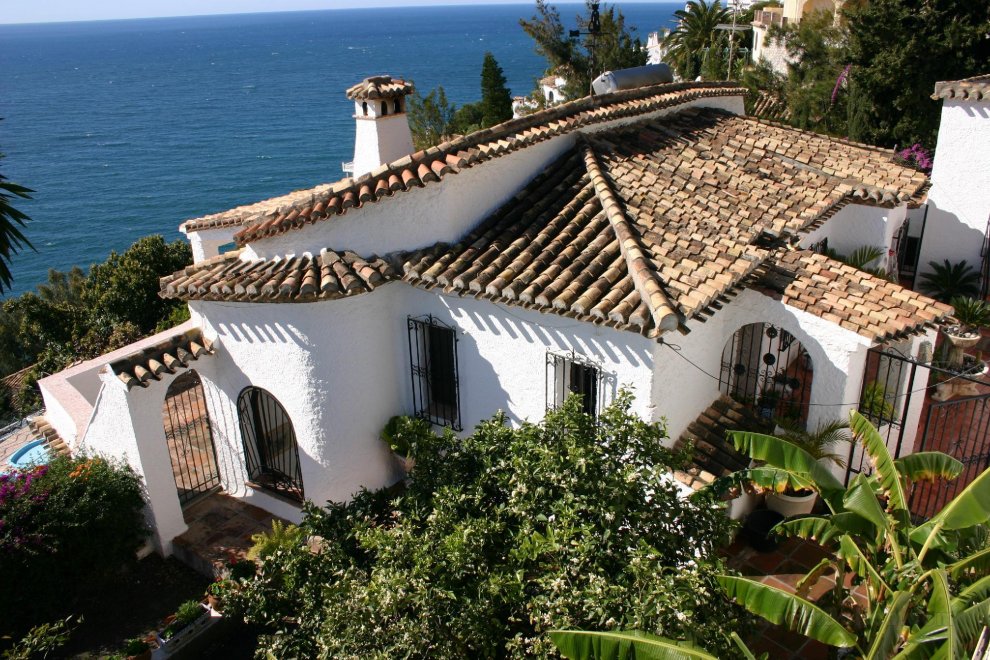 Exceptional location - one of the most sought after locations in Costa Tropical
