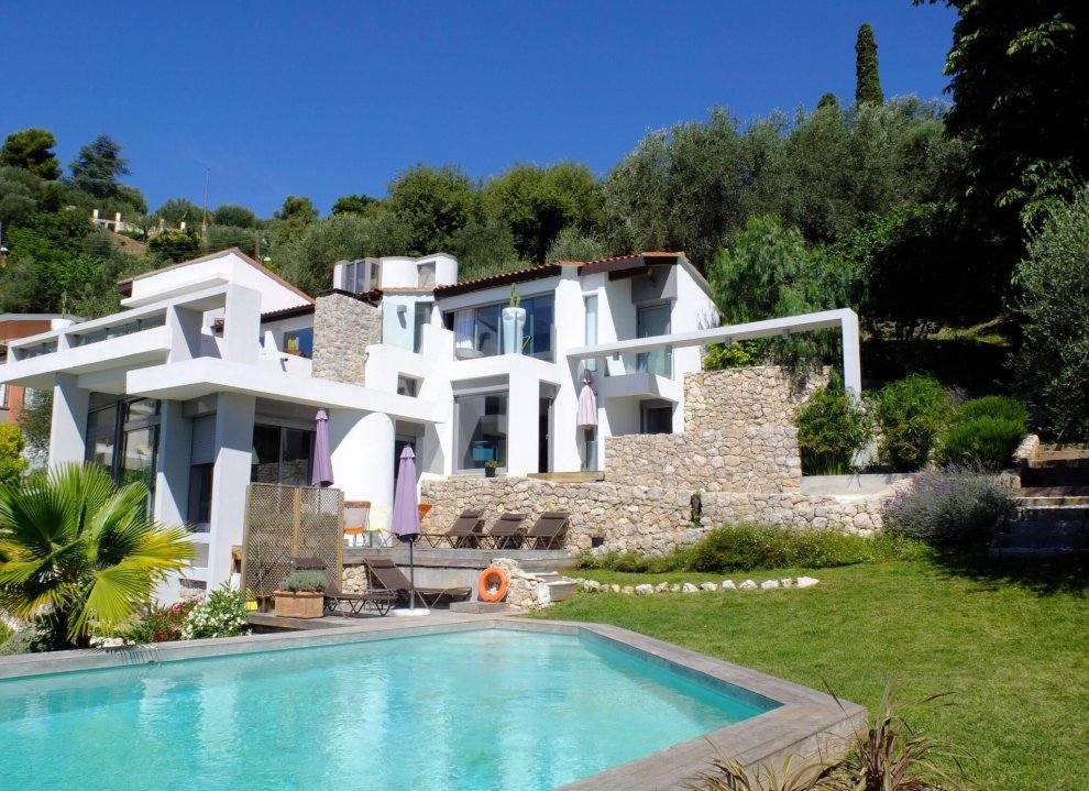 Amazing Modern Villa In Nice