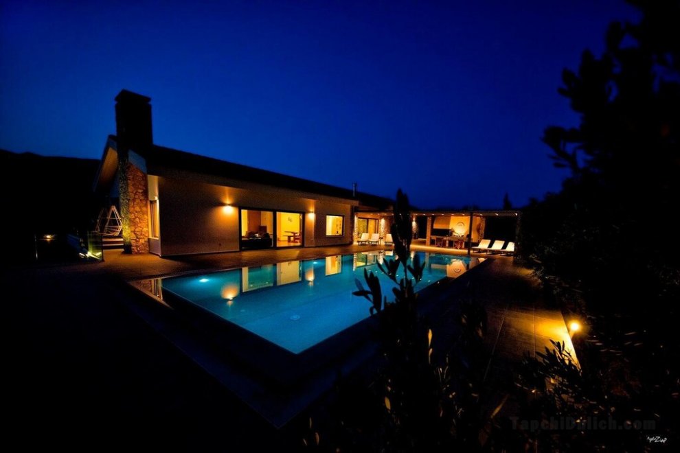 Tramonto di Olive - Gorgeous pool villa