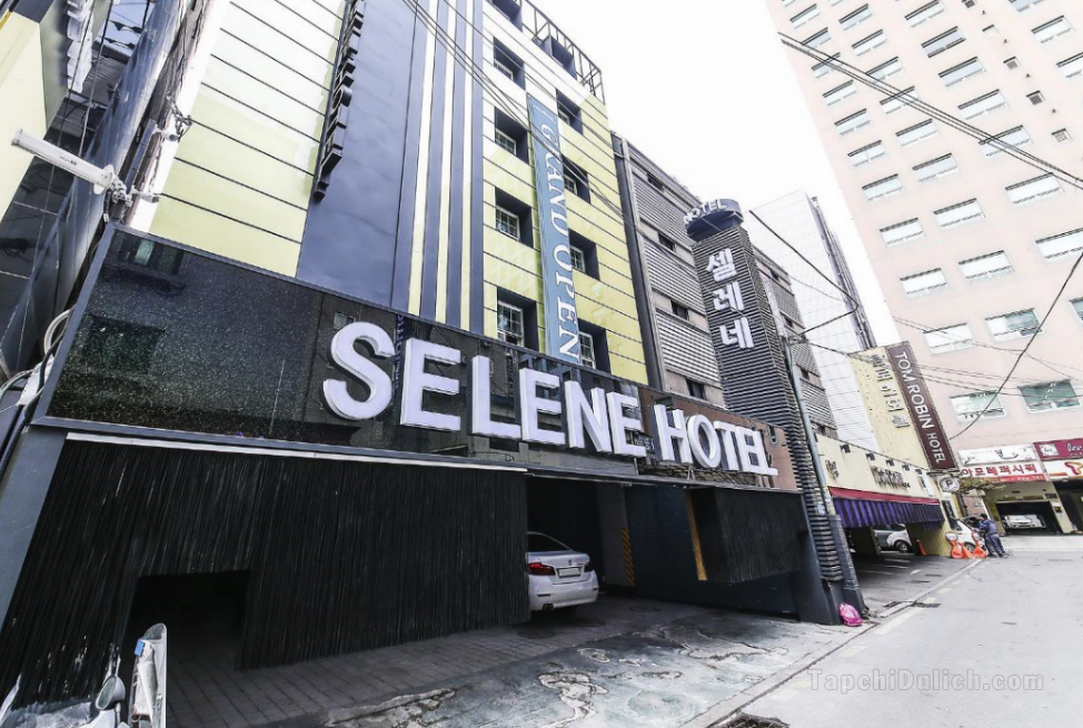 Khách sạn Selene