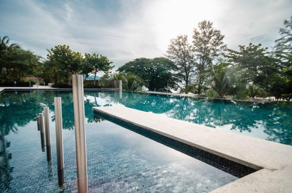 Five Stars Luxury By The Sea Resort @Infinity Pool