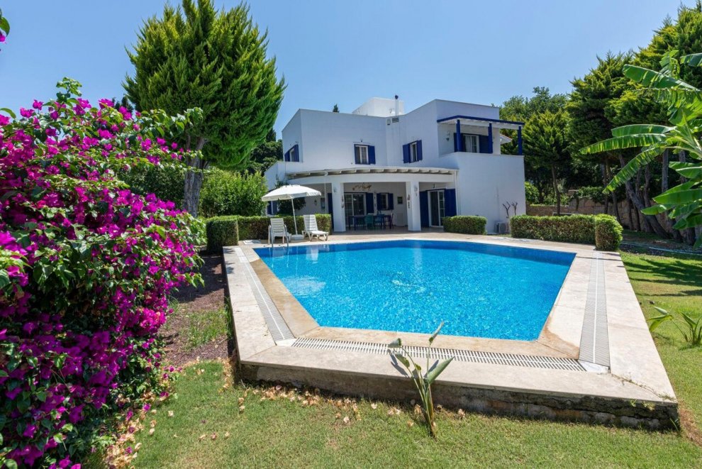 Private Pool House with Garden in Yalikavak