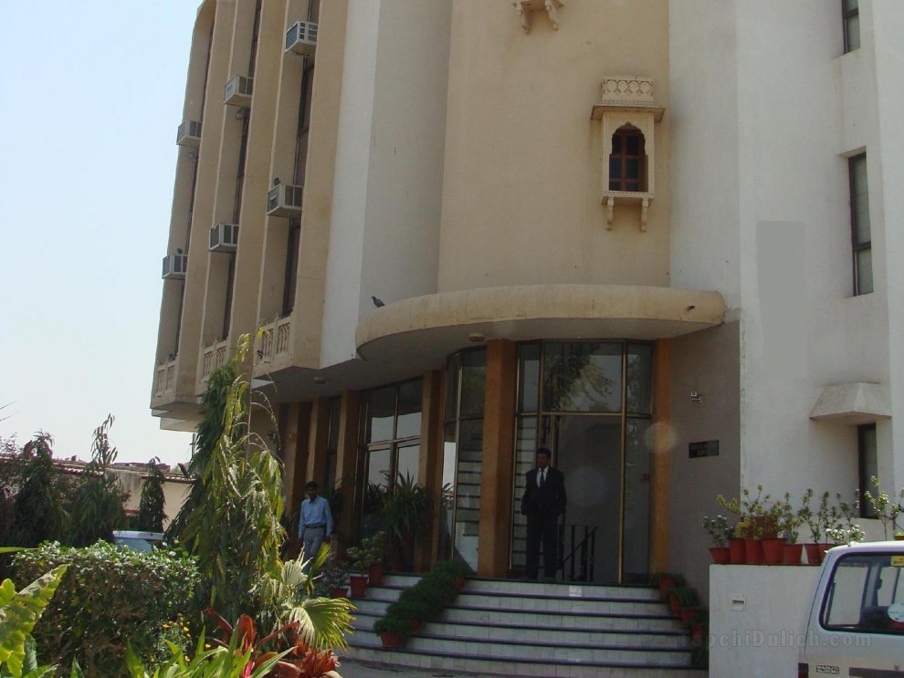 Khách sạn Madhuvan