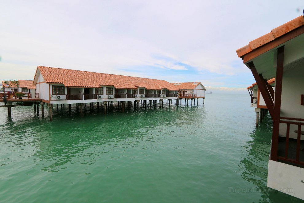 PD Water Chalet-Full Seaview (Up to 5 Pax)