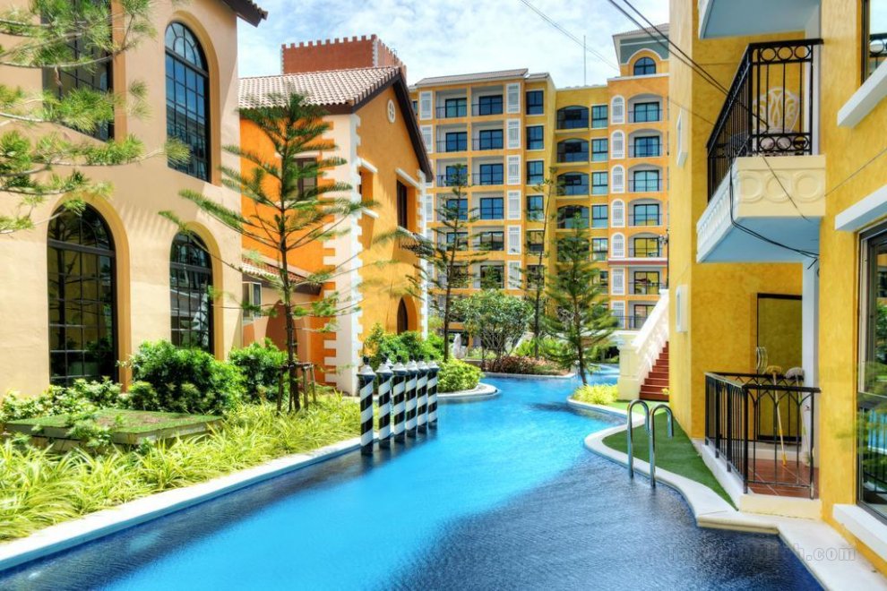 Venetian Condo Resort Pattaya (Pool View)