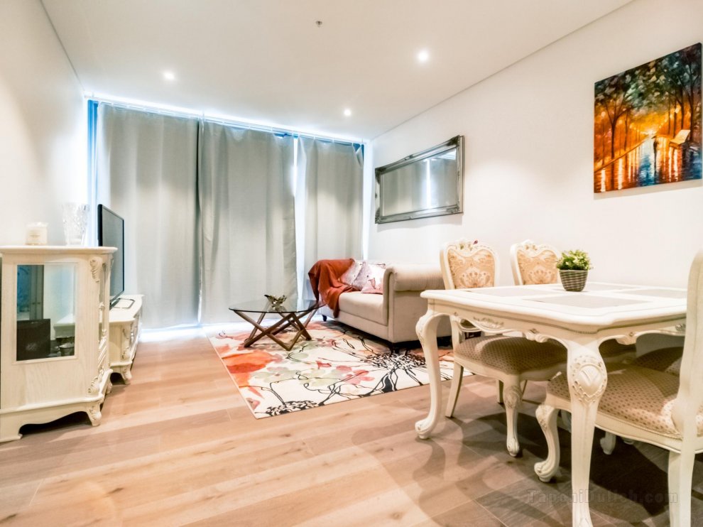 Deluxe 2 bedroom apartment near Darling Harbour