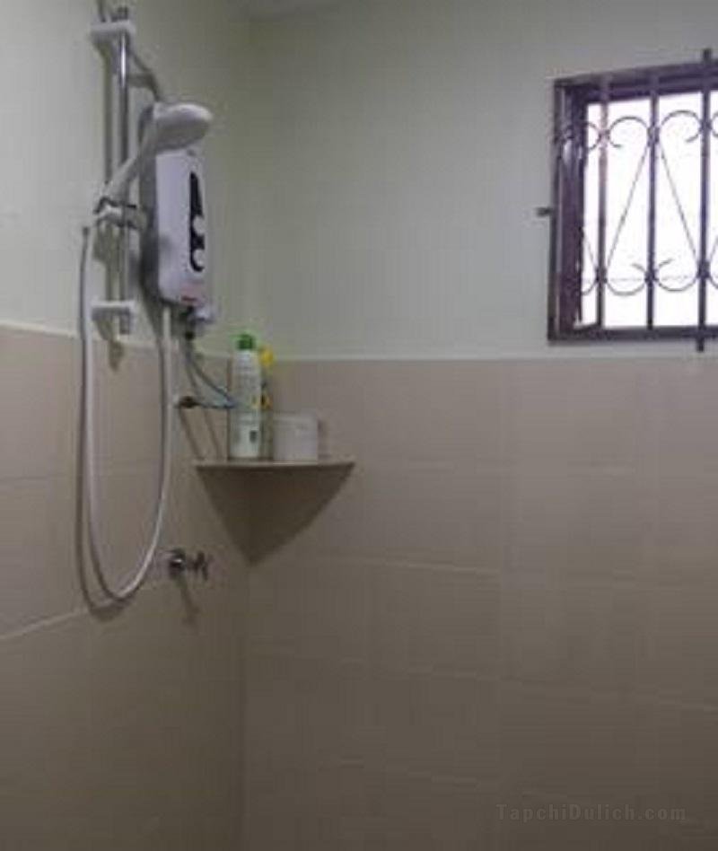 2000平方米4臥室獨立屋 (拉薩赫) - 有3間私人浴室