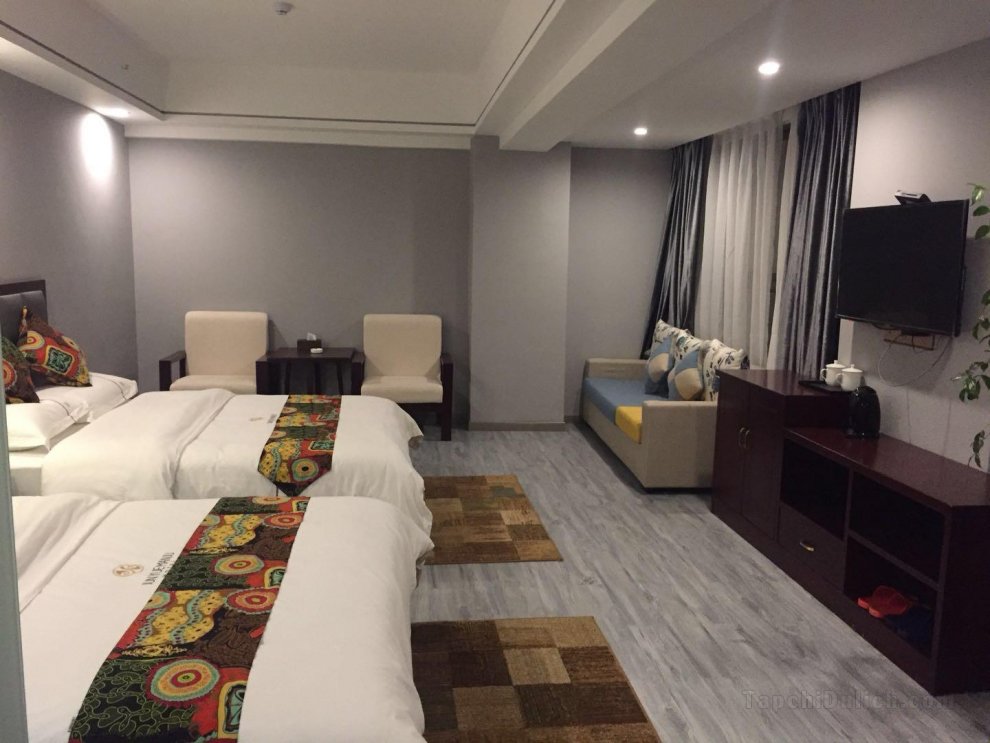 Deluxe Tianmenshan Mountain double bed room 
