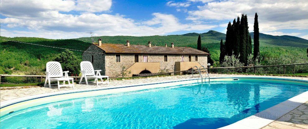 Farmhouse Apartment in Tuscany Suitable for 4