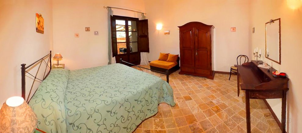 Apartment for 4 in Sunny Tuscany