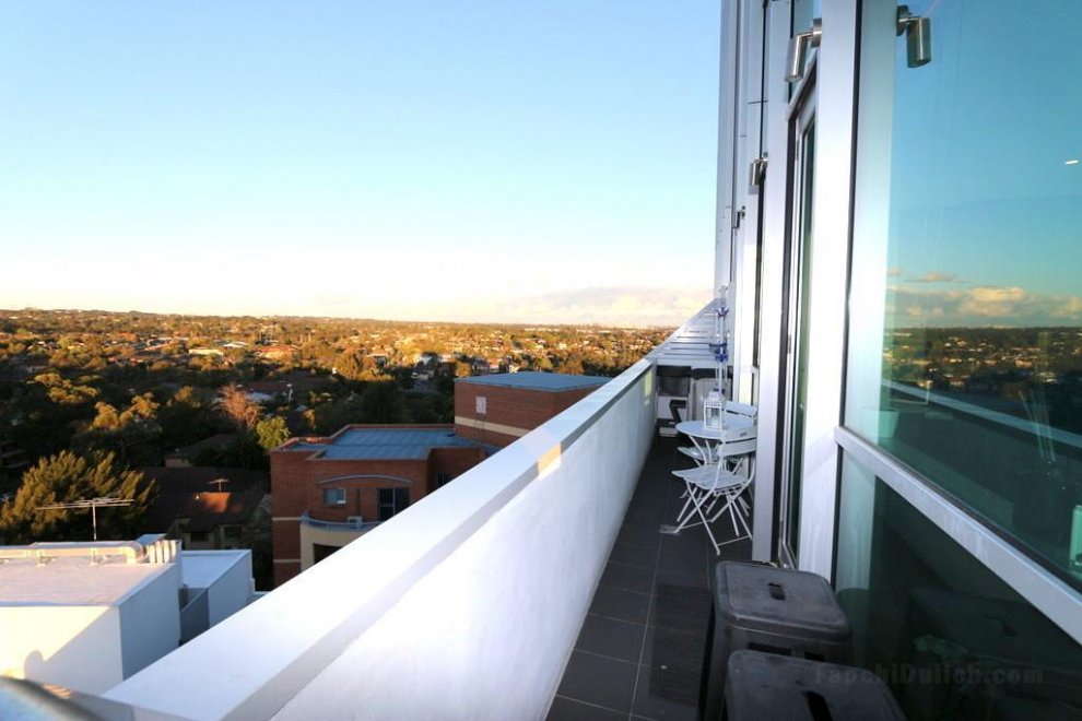 Apartment with views of Parramatta & Blue Mountain