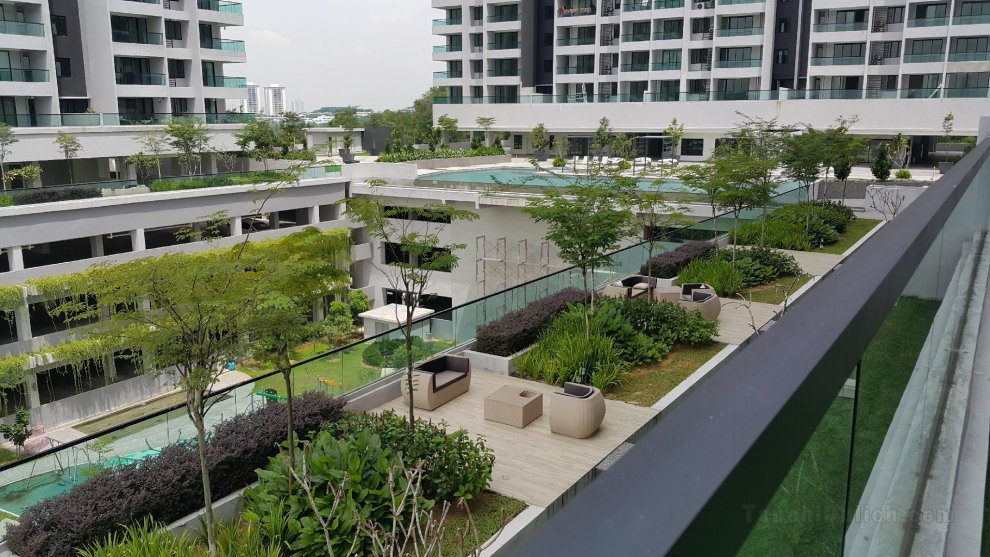Seri Kembangan Homestay with Private Garden