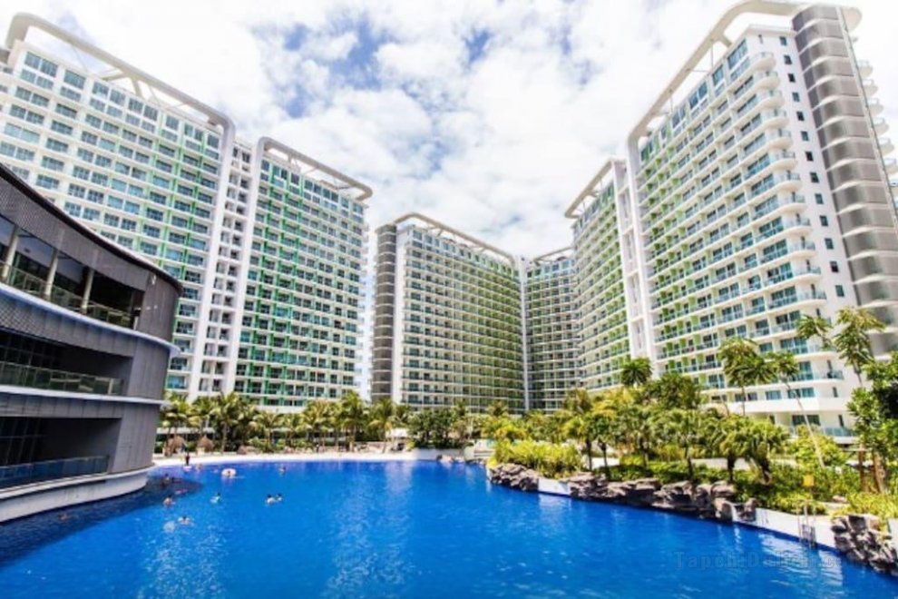 Pool & Beach View 2BR Deluxe Condo At Azure Resort
