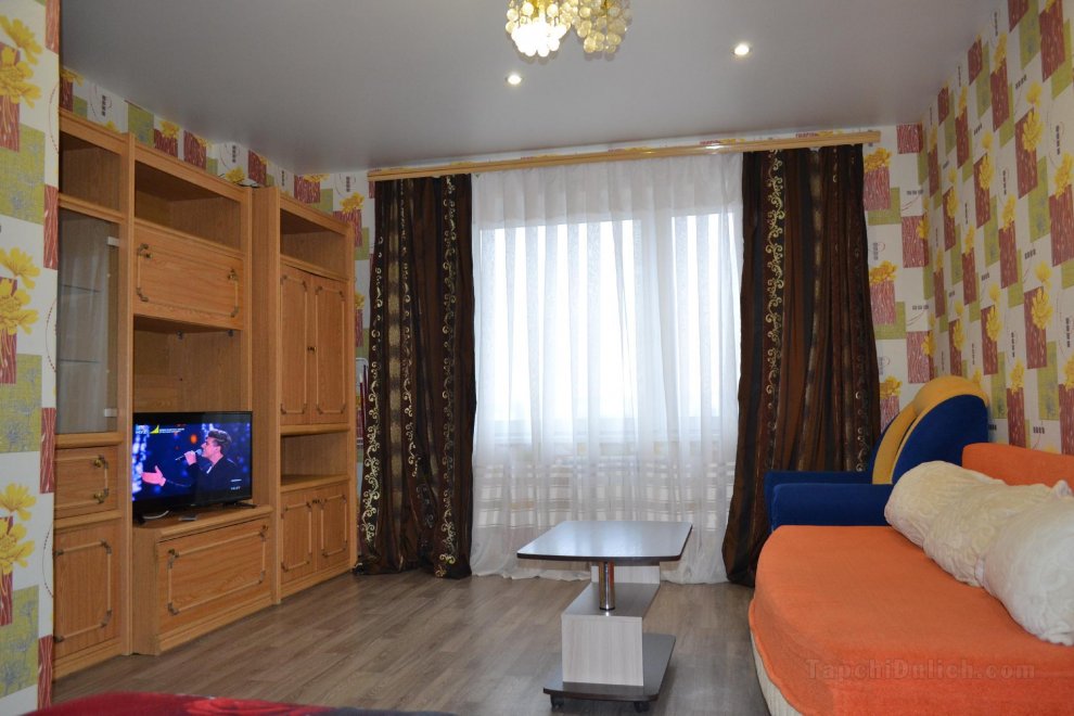 Apartment on Pirogova 1/2 and Raduzhnaya