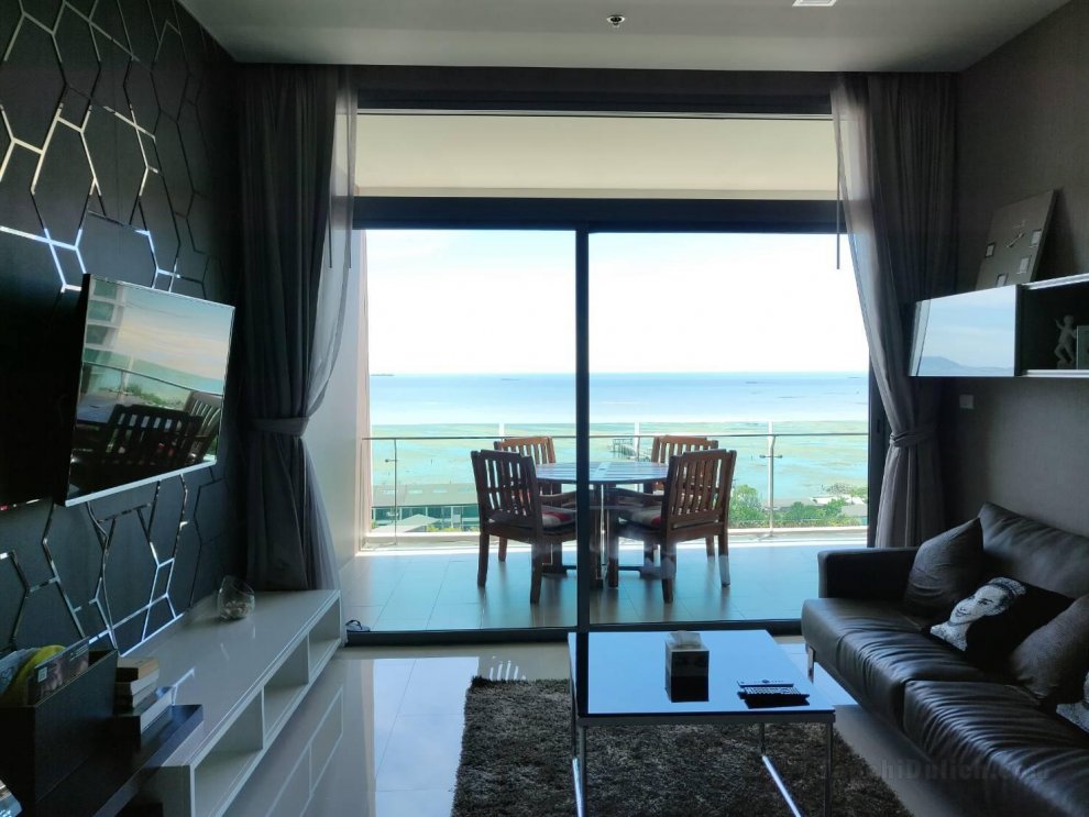 Luxury Seaview Condominium Casalunar