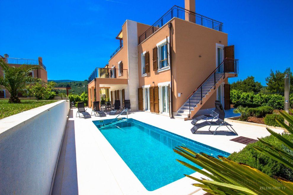 Holiday house with pool, Vila Relax