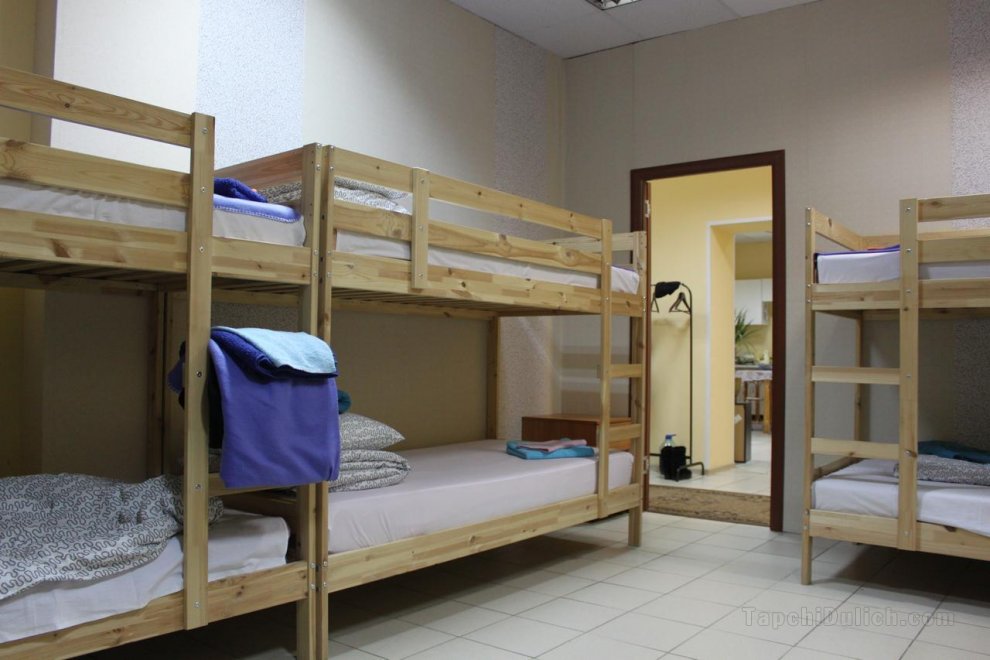 Hostel ( bed in a 6-bed room)
