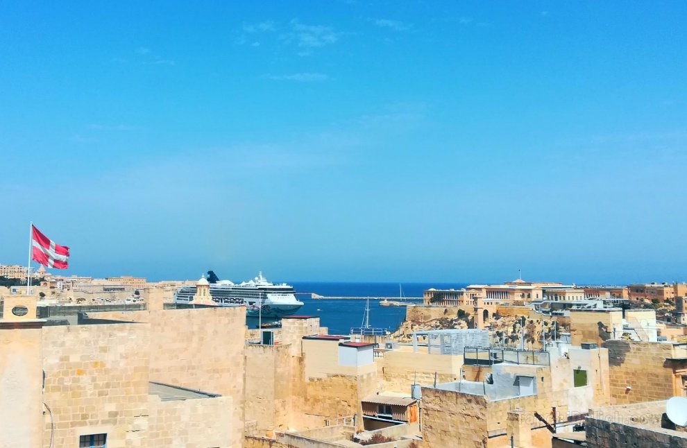 Kharmen -AD 1565 Character House & Valletta views