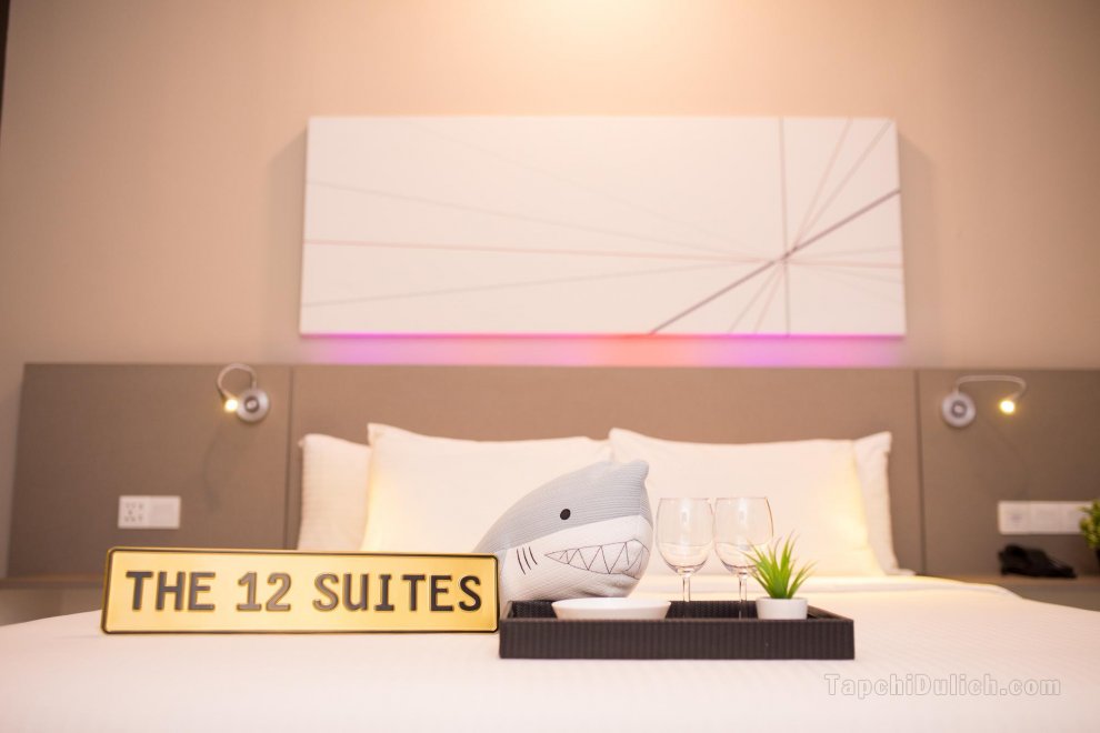 The 12 Suites @Empire Damansara {King room}