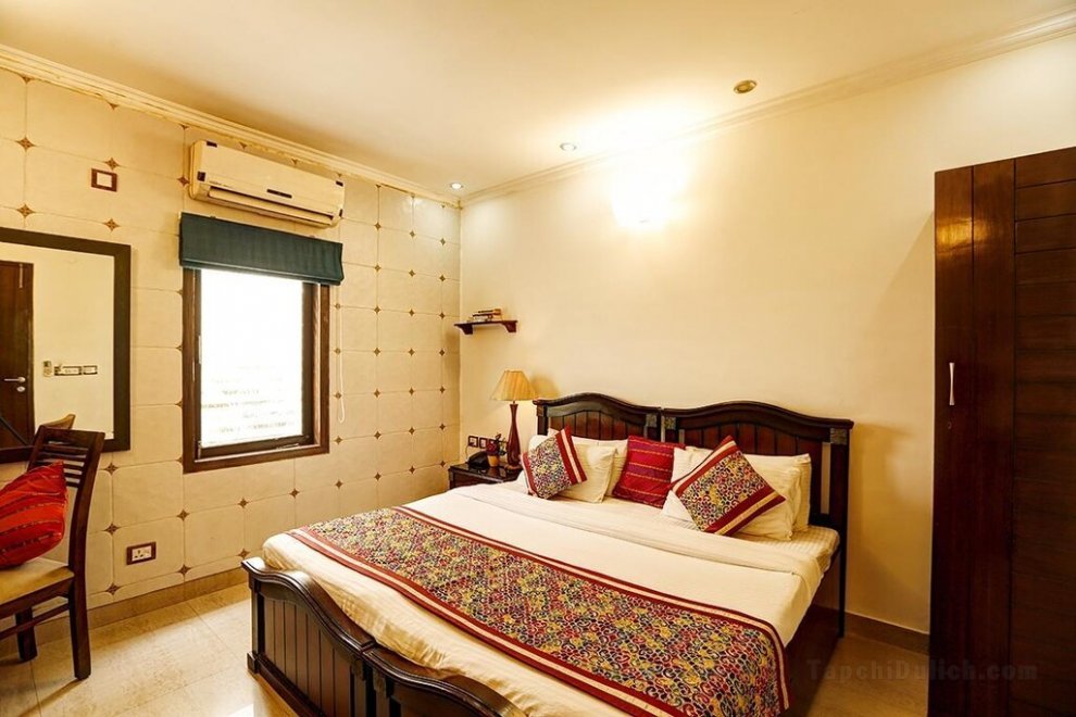 Sai villa New Delhi (7 Rooms Service Apartment)