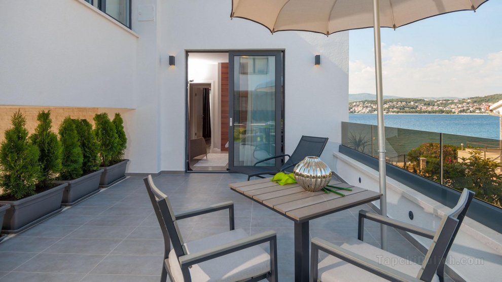 Luxurious seaview villa Calla - EOS- CROATIA
