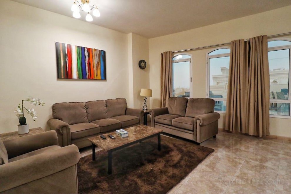 Spacious 2 bedrooms Apartment near grand Mall