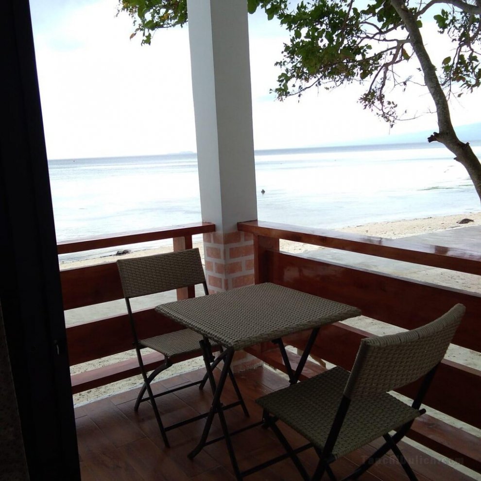 Island Sea  View Suite 4 with Breakfast for Two
