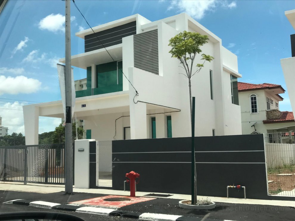 New house Villa with 4 aircond rooms and FREE WIFI