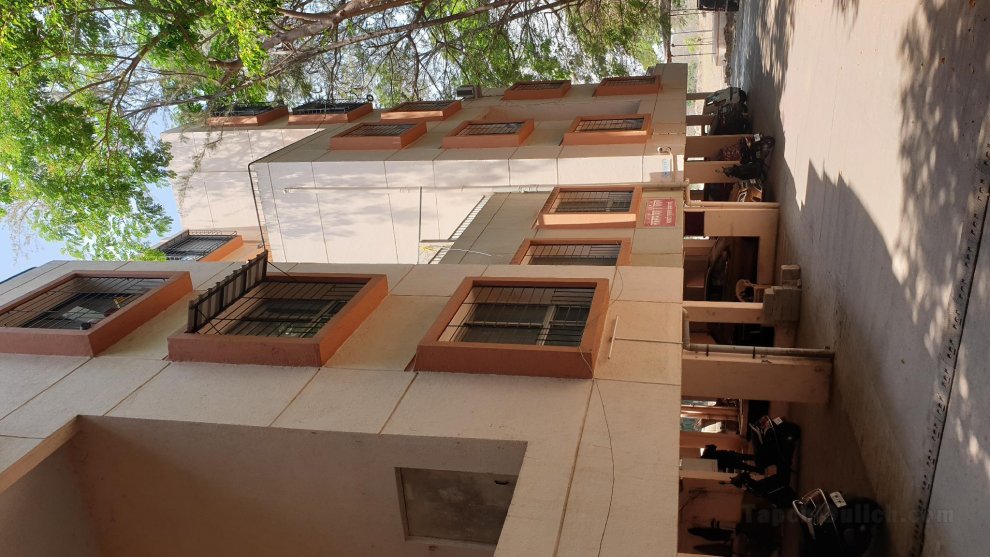 3BHK Service Apartment In Aundh, for Family/Ladies