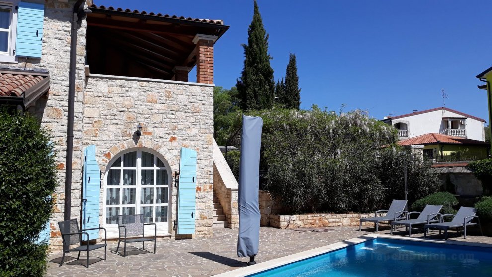 Villa Maslinova Grana, Sleeps 7, own pool, A/C