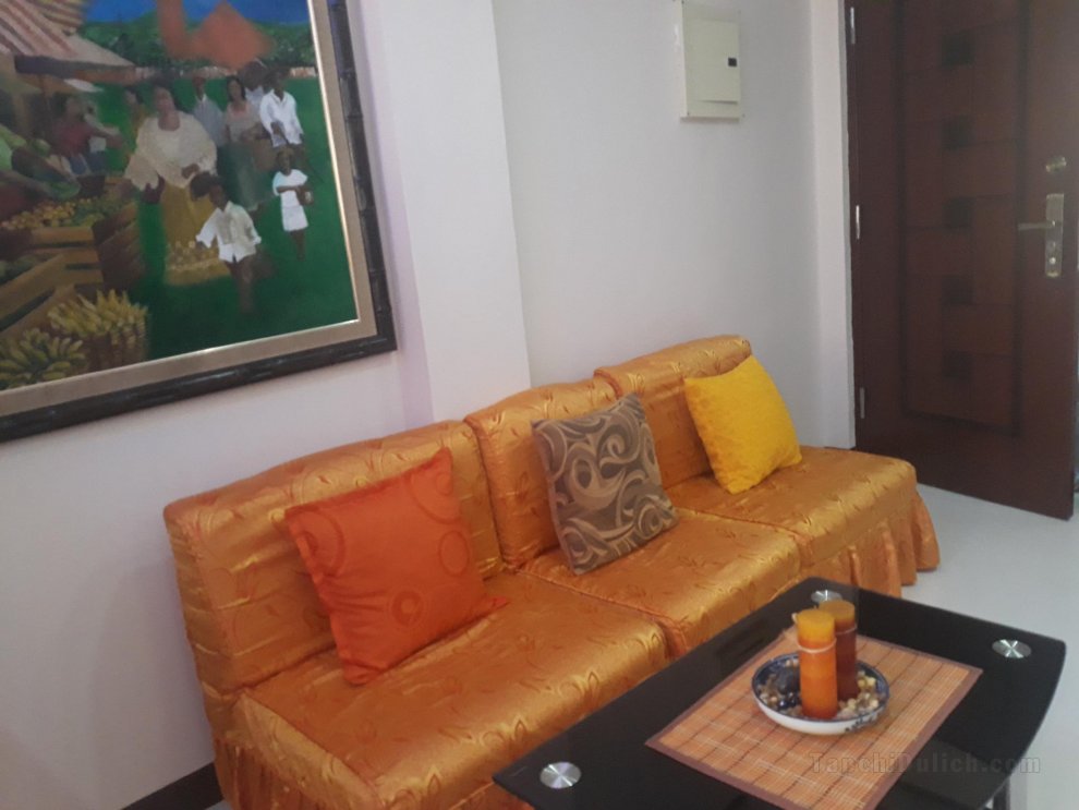 Affordable  Cozy Condo Unit with FREE Parking&WIFI