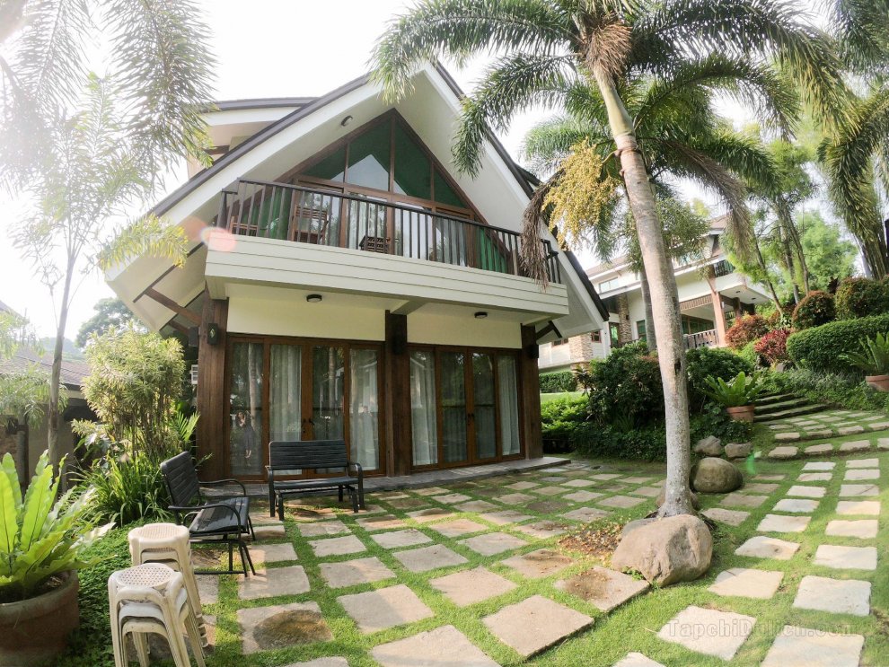 Luxury Home in Tagaytay Highlands