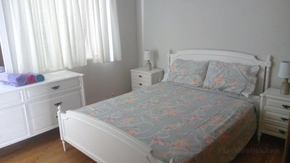 Comfortable flat, quiet and near city center