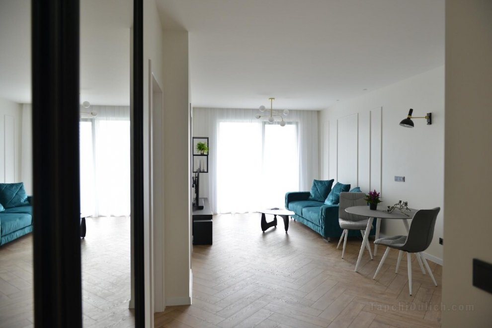 Brand new centrally located apartment