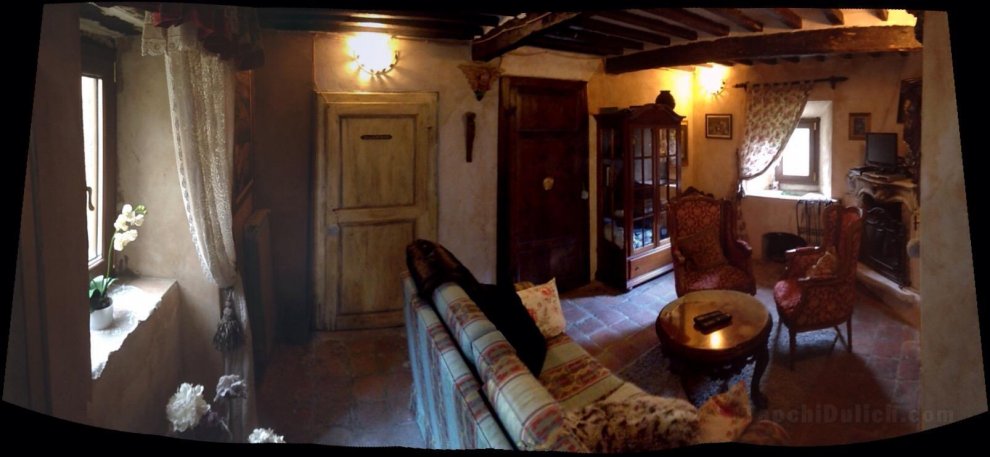 The Vicarage, romantic setting in a Tuscan castle