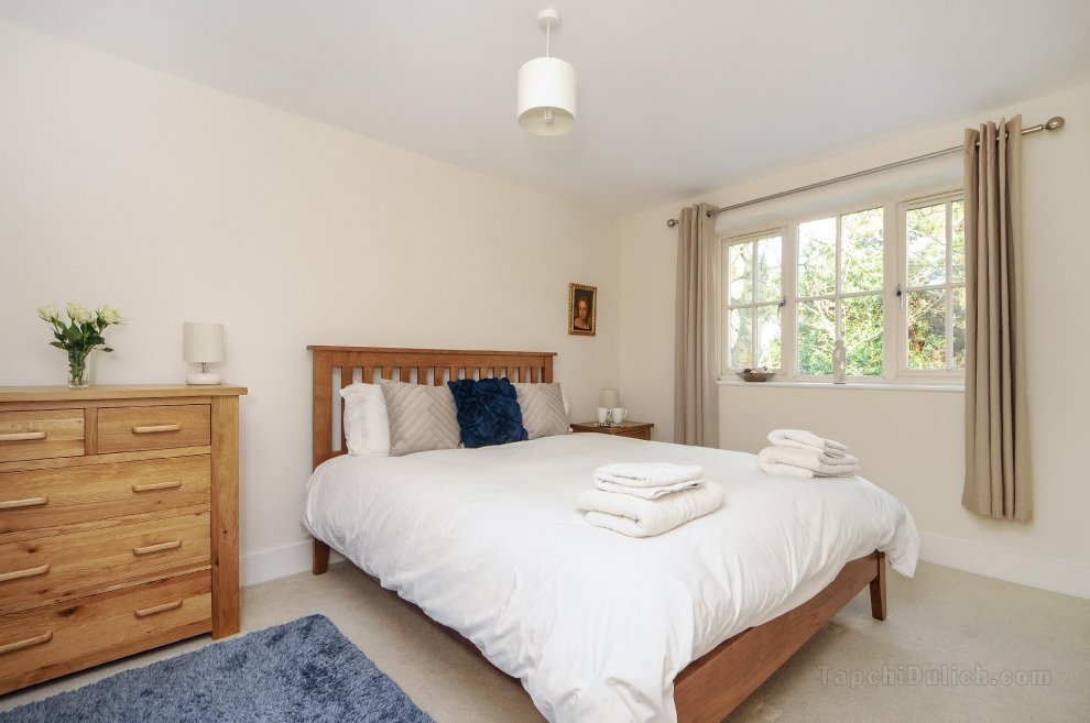 Righton serviced apartment in Iffley (oxsakg)