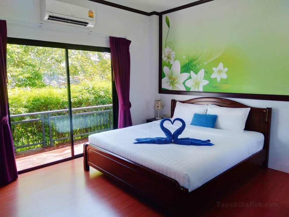 Blue Orchid Resort trang
