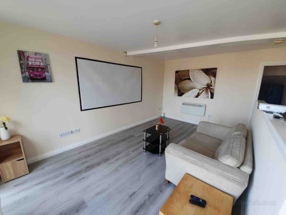 Rent 1 month or more, next Anfield & City Centre