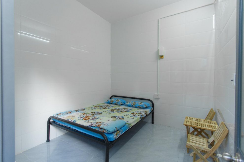 King Homestay - Double Room With Courtyard View