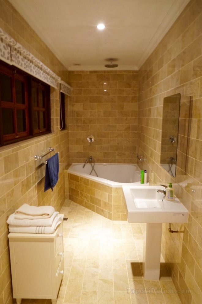 300平方米4臥室 (賈朗奧客達德) - 有3間私人浴室