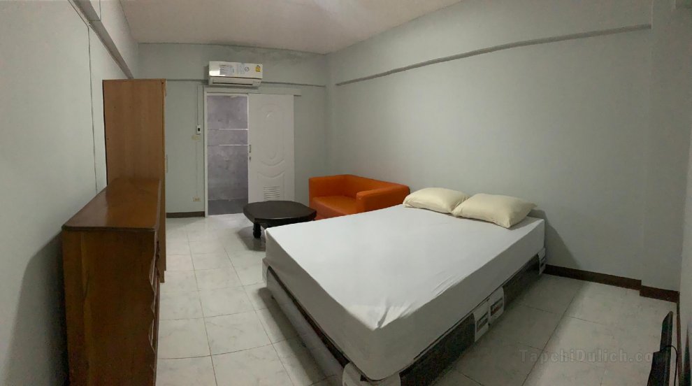 24平方米開放式公寓 (暖武里市中心) - 有1間私人浴室
