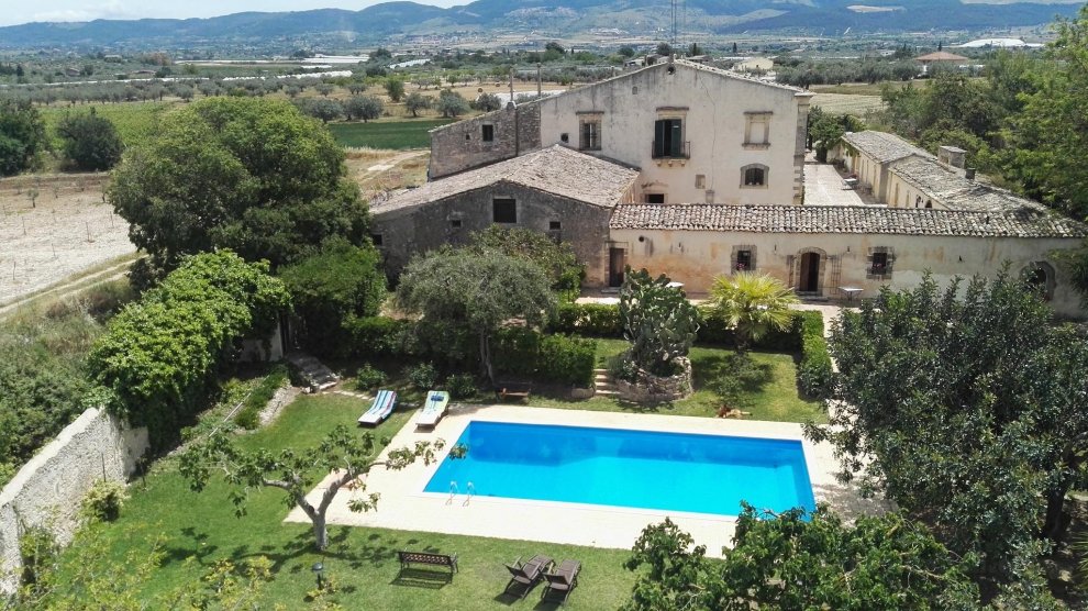 Exclusive Sicilian Villa with pool - 12 beds