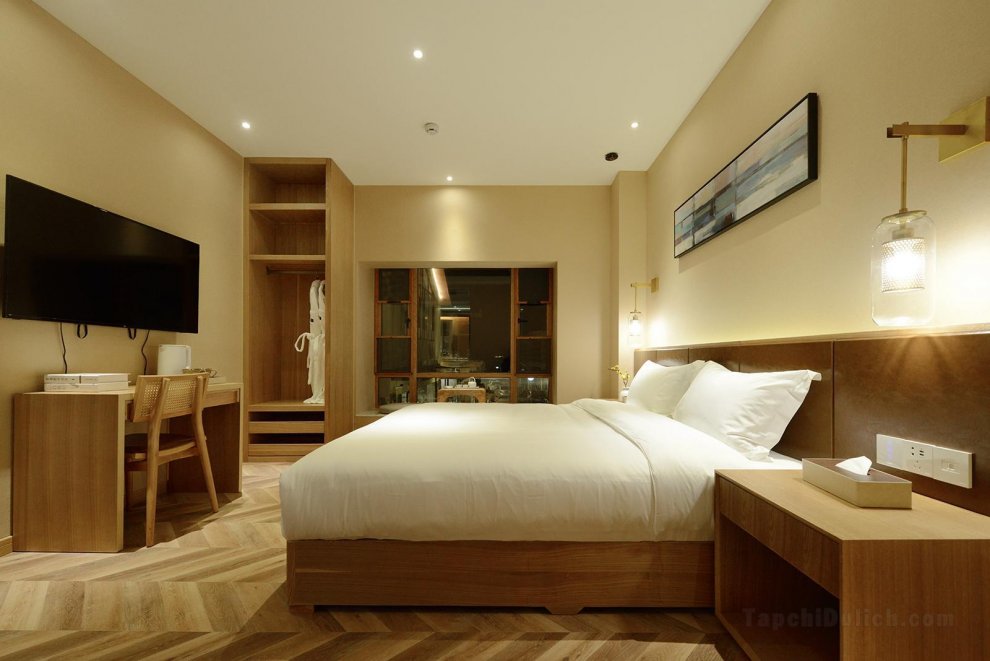 Enjoy the view of the big bed room