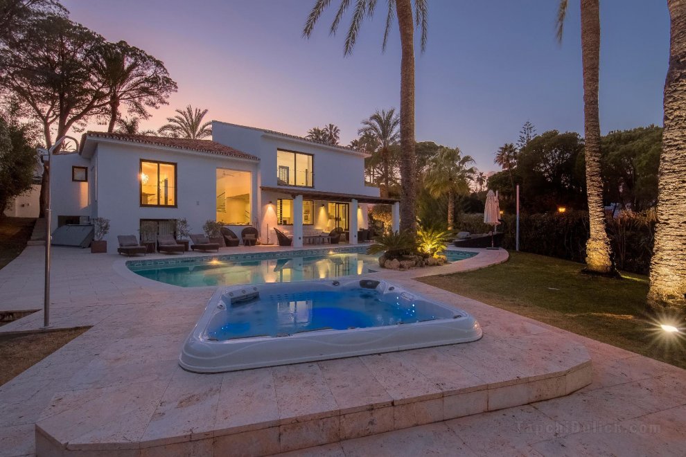 ***Stylish Andalusian villa in Marbella***