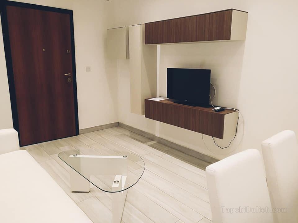 1bedroom Apt-Modern & nicely finished,very central