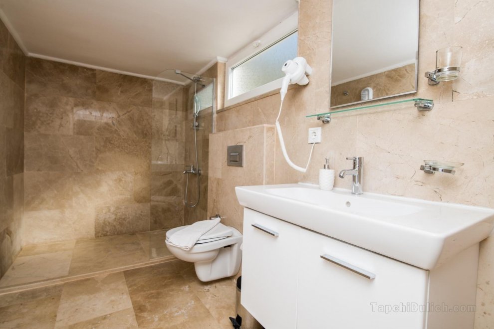 300平方米5臥室別墅 (卡爾根) - 有5間私人浴室