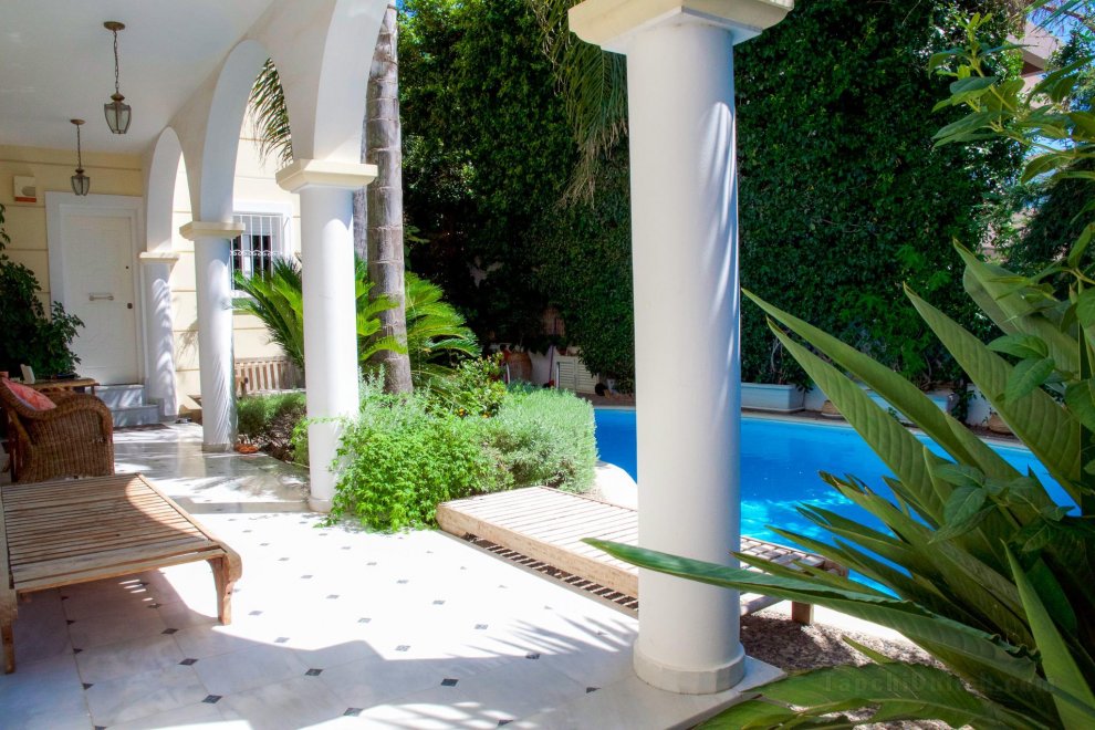 Luxurious Villa Hidden Paradise in Athens Riviera!