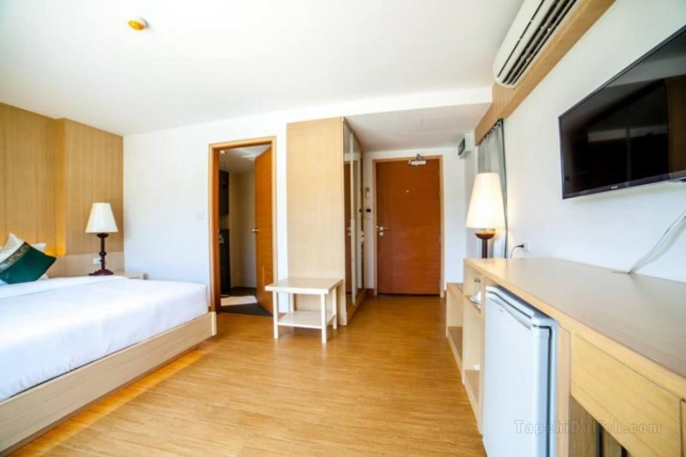 Luxurious Deluxe room at the Harbour