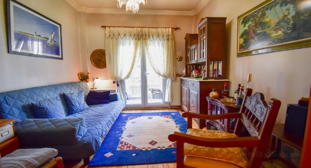 Beautiful And Cozy APT In Thessaloniki!