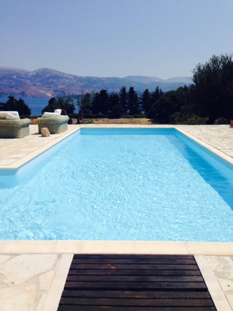 Villa 'Mitis' - A Bohemian Private Pool Retreat!